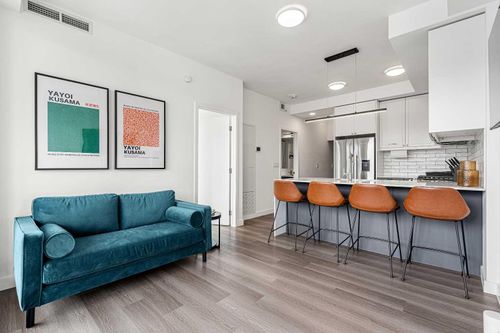 329 9a St Nw, Calgary, AB, T2N1T7 | Card Image