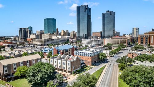 100 Alread Ct, Fort Worth, TX, 76102-3202 | Card Image