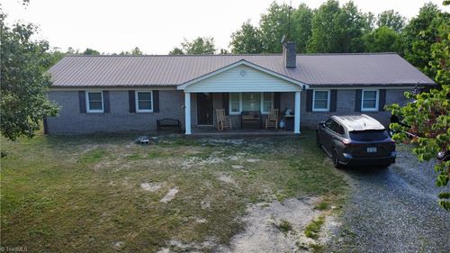 279 Stanley Rd, Mount Airy, NC, 27030-3166 | Card Image