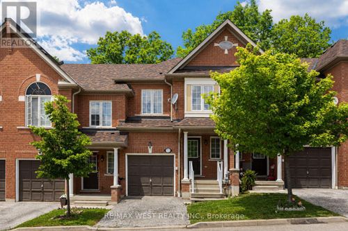 77-7360 Zinnia Pl, Mississauga, ON, L5W2A4 | Card Image