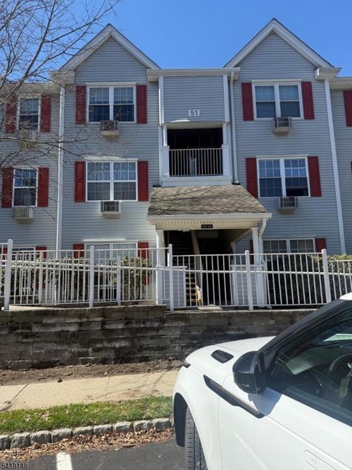 05-5105 Tudor Dr, Pompton Plains, NJ, 07444-1123 | Card Image