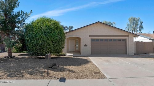 10107 W Meadowbrook Ave, Phoenix, AZ, 85037-5226 | Card Image