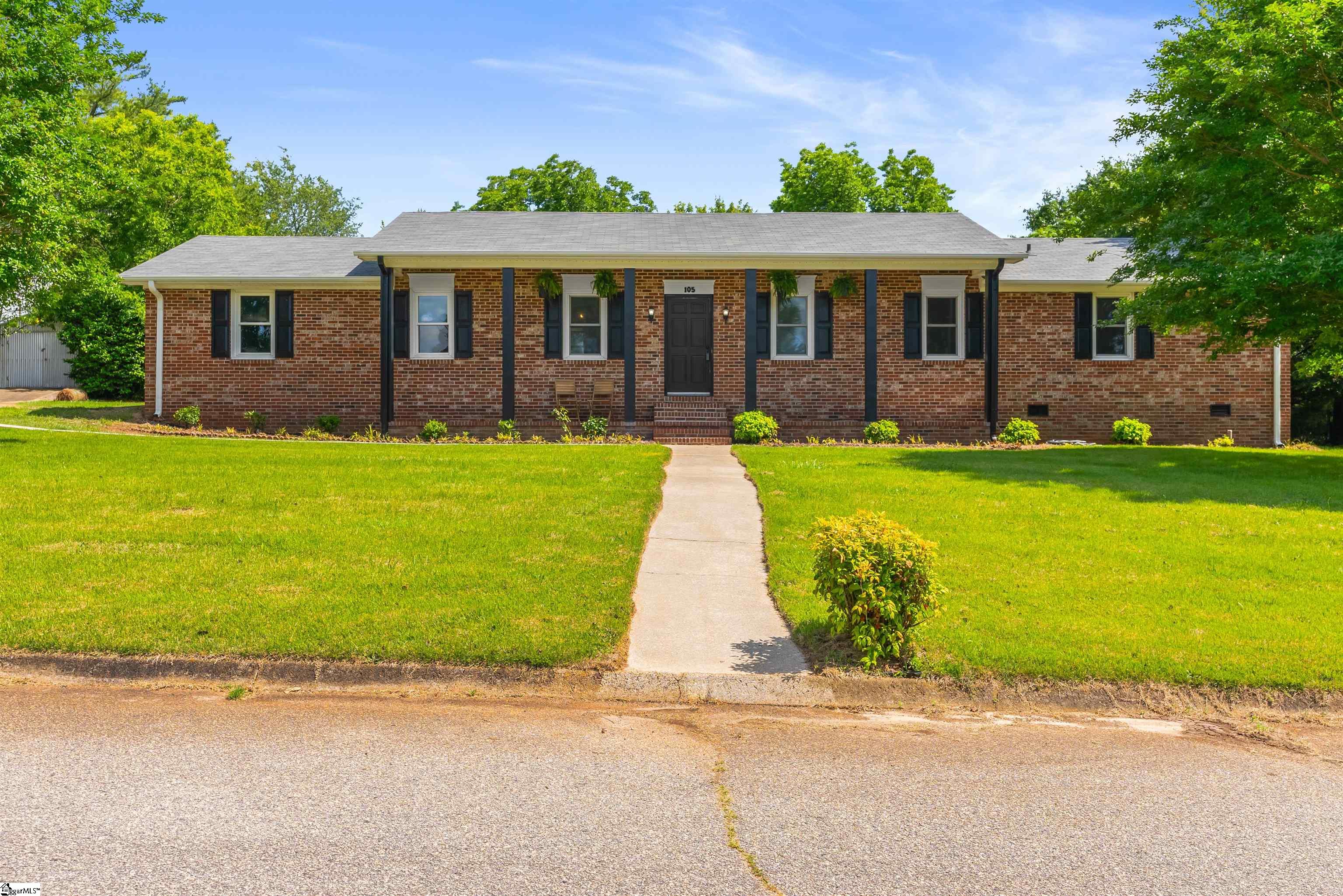 Carriage Ln, Simpsonville, SC 29681