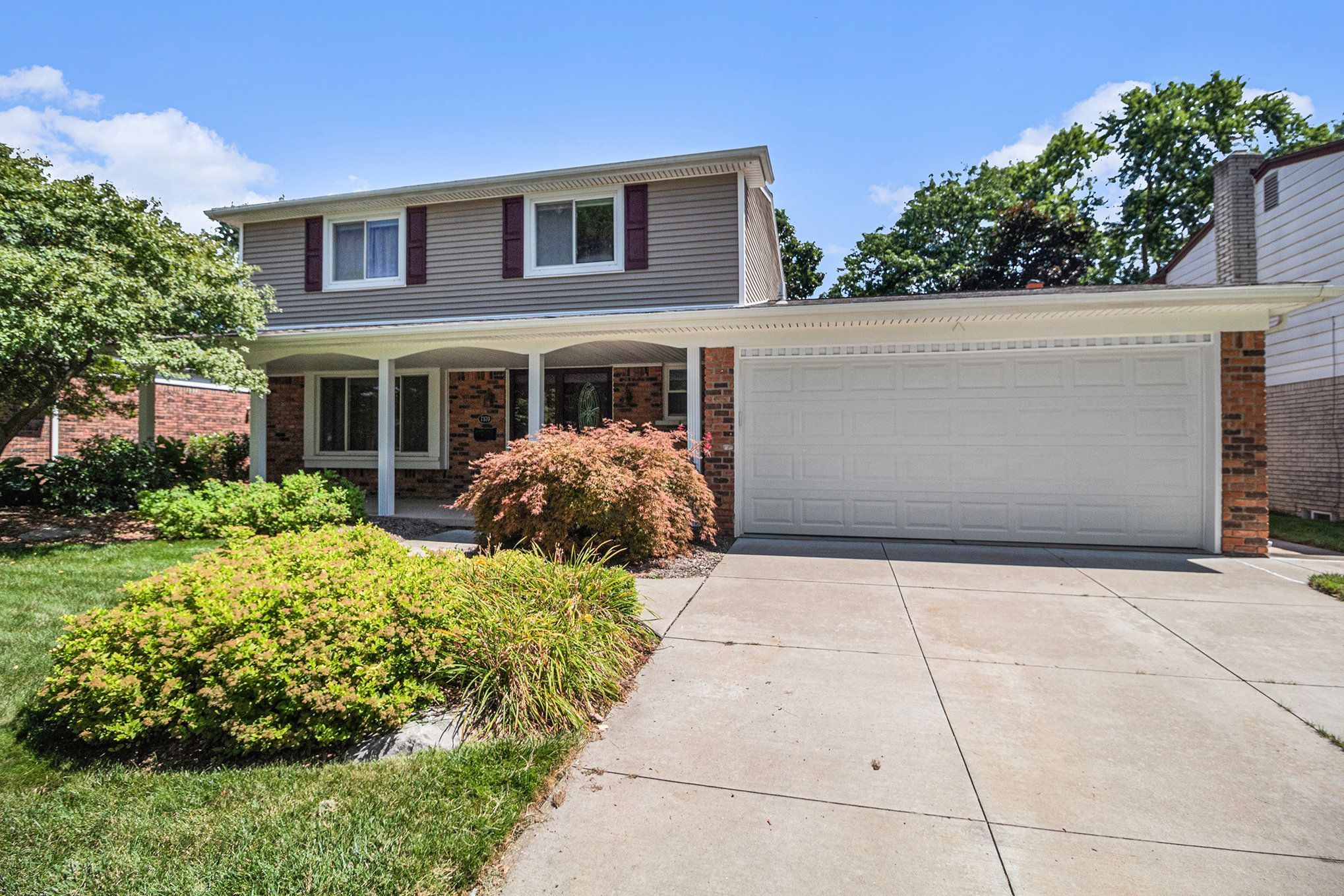 Irongate Rd, Canton, MI 48187