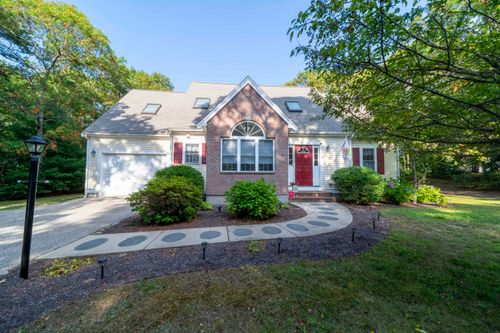 113 Club Valley Dr, Hatchville, MA, 02536-4201 | Card Image