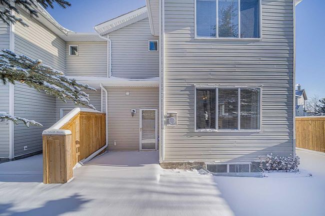 84 Bridleridge Manor Sw, Home with 3 bedrooms, 2 bathrooms and 1 parking in Calgary AB | Image 3