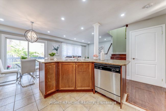 5 Hollier Dr, House attached with 3 bedrooms, 3 bathrooms and 1 parking in Ajax ON | Image 7