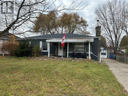 1677 Betts Ave, Windsor, ON, N9B3L4 | Card Image