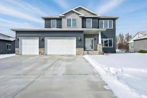 7471 16th St S, Fargo, ND, 58104-7372 | Card Image