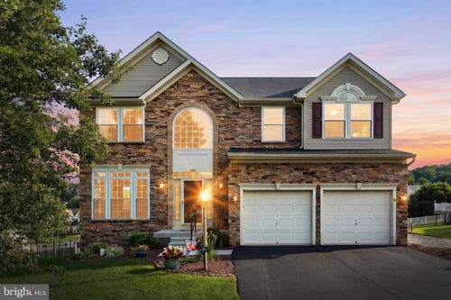1160 Cranberry Ln W, YORK, PA, 17402-7943 | Card Image