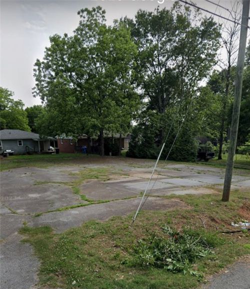 906 Williams St, Seneca, SC, 29678-3551 | Card Image
