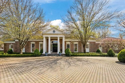 675 E Woodland Rd, Lake Forest, IL, 60045-1447 | Card Image