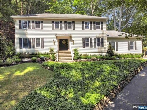 32 Lord Wm Penn Drive, Morristown Town, NJ, 07960 | Card Image