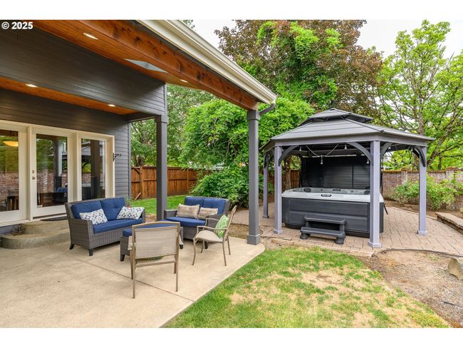 2351 Nw Pinehurst Dr, House other with 5 bedrooms, 3 bathrooms and 3 parking in McMinnville OR | Image 35