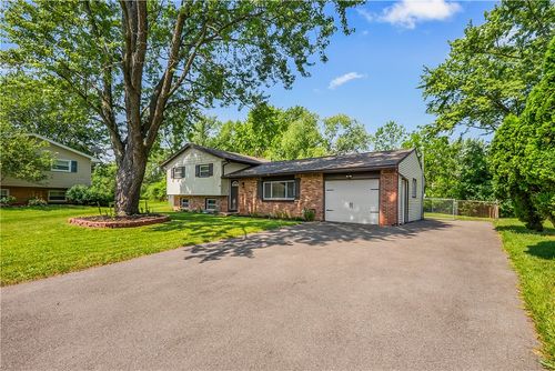 25 Green Ivy Cir, Rochester, NY, 14623-3609 | Card Image