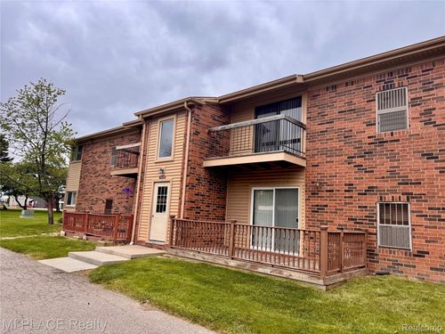 16150 Clarkson Dr, Fraser, MI, 48026-2095 | Card Image