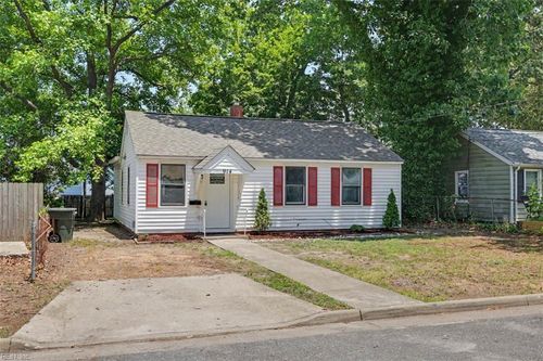 914 Ridgeway Ave, Hampton, VA, 23661-1111 | Card Image