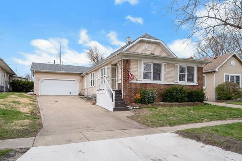 302 E Devlin St, Spring Valley, IL, 61362-2120 | Card Image