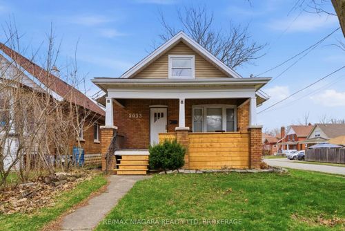 5033 Willmott St, Niagara Falls, ON, L2E2A2 | Card Image