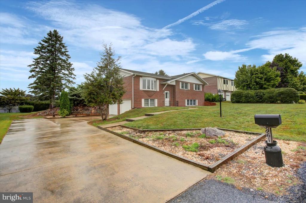 Liverpool Ct, Chambersburg, PA 17201