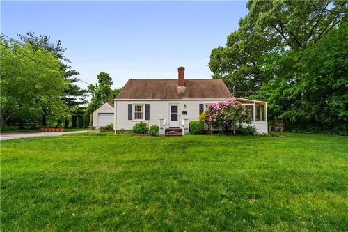 27 Doro Pl, Rumford, RI, 02916-1913 | Card Image