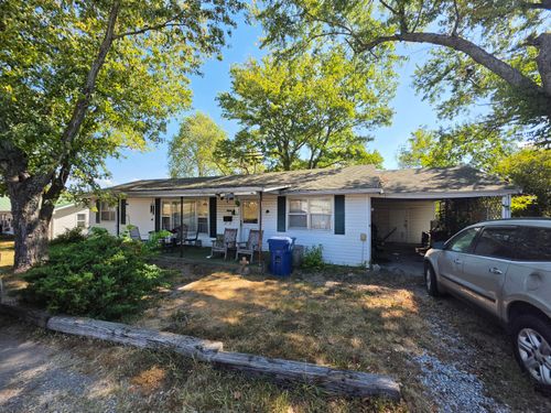 200 Park St, Houston, MO, 65483-1124 | Card Image