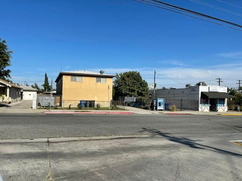664 S Ford Blvd, Los Angeles, CA, 90022-2486 | Card Image