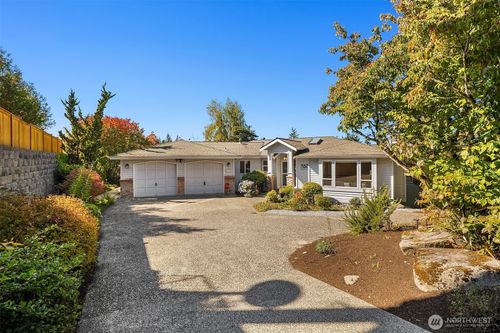 14933 73rd Ave Ne, Kenmore, WA, 98028-4656 | Card Image