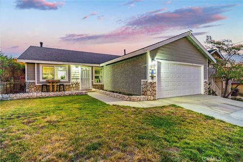 42635 Pinecliff St, Lake Hughes, CA, 93532 | Card Image