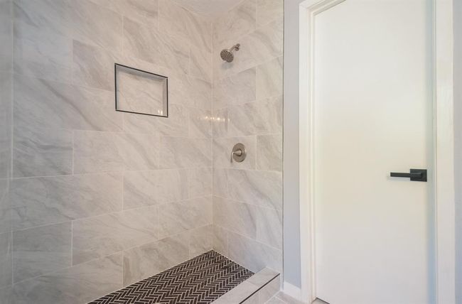 48 Artesia, Home with 3 bedrooms, 2 bathrooms and null parking in Conroe TX | Image 28
