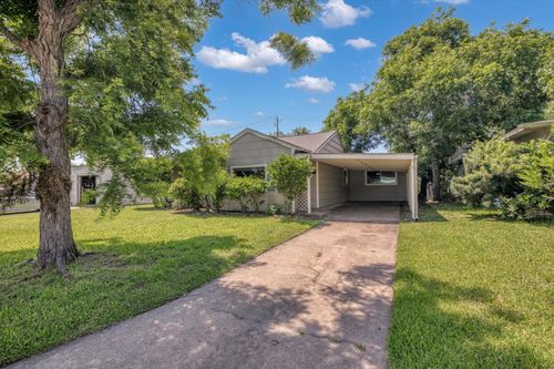 119 Barracuda Ave, Galveston, TX, 77550-3220 | Card Image