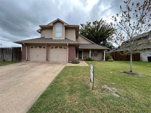 7740 Western Oaks Dr, North Richland Hills, TX, 76182-7014 | Card Image