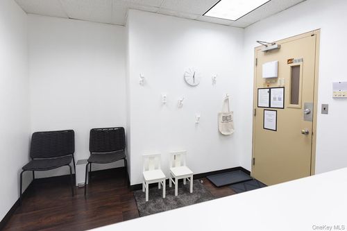 ste-202-249 Jericho Tpke, Floral Park, NY, 11001-4000 | Card Image