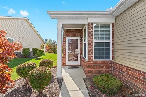 24338 Walloon Way, Flat Rock, MI, 48134-8335 | Card Image