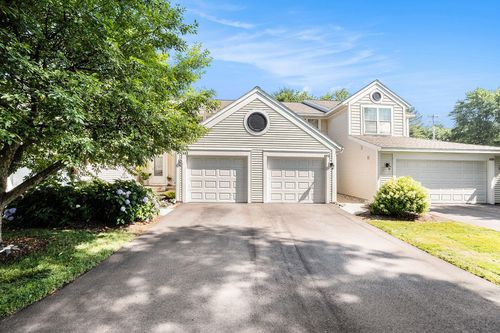 695 Sun Chase Dr, Holland, MI, 49424-6670 | Card Image