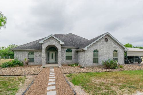 550 County Road 2111, Alice, TX, 78332-7383 | Card Image