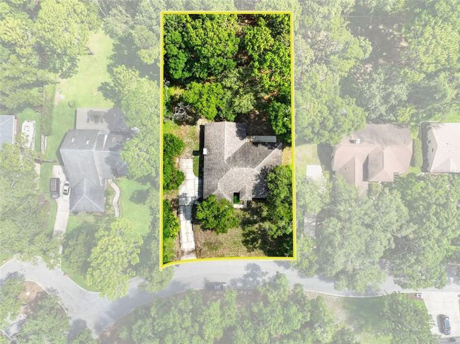 These are an estimate of the property lines/locations and should not be considered accurate. | Image 38