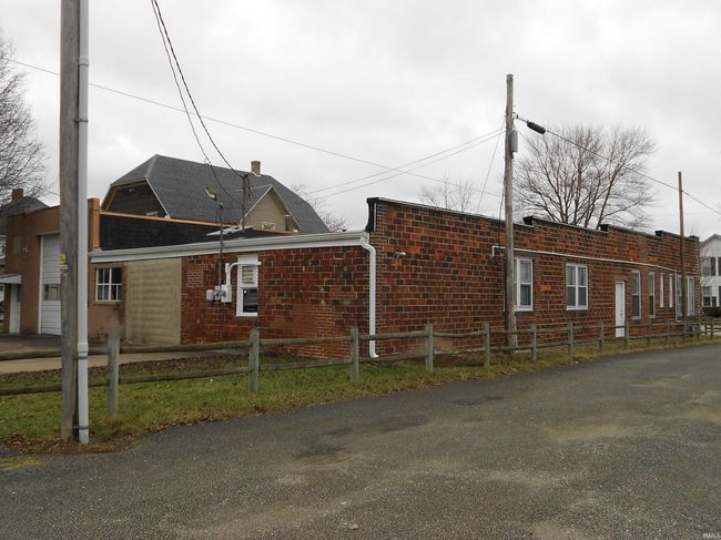 265 E Main St, Home with 0 bedrooms, 2 bathrooms and 12 parking in Peru IN | Image 4