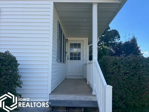 616 Harrison Ave, Grinnell, IA, 50112-2329 | Card Image