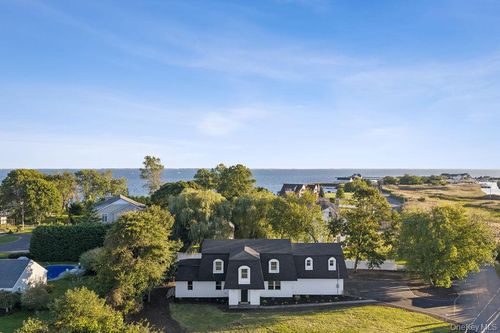 80 Oak Rd, Islip, NY, 11705 | Card Image