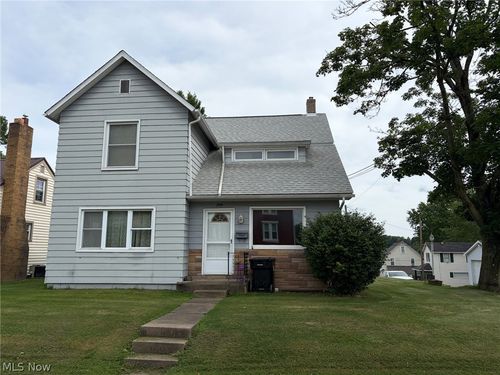 299 W Martin St, East Palestine, OH, 44413-1729 | Card Image