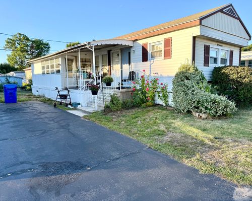 16 Sioux Rd, East Hartford, CT, 06118-2560 | Card Image