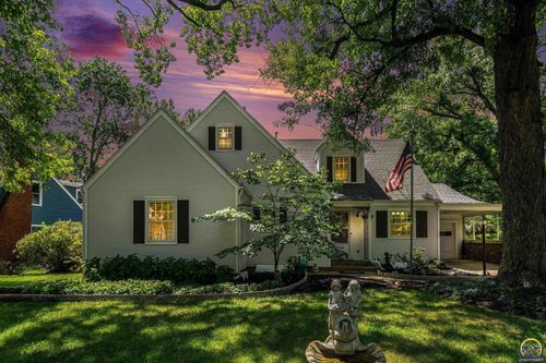 2015 Sw Birchwood Ln, Topeka, KS, 66604-3214 | Card Image