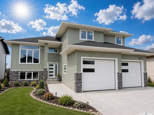 812 Ballesteros Cres, Warman, SK, S0K4S4 | Card Image