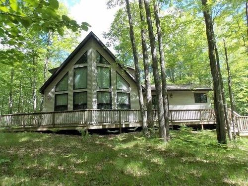 2429 Wolverine Ct, Farwell, MI, 48622-8512 | Card Image