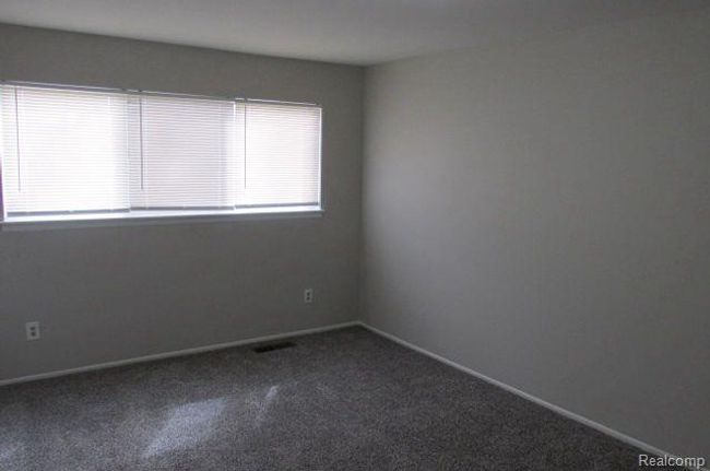 A-15 - 25555 Lahser Rd, Condo with 2 bedrooms, 2 bathrooms and null parking in Southfield MI | Image 6