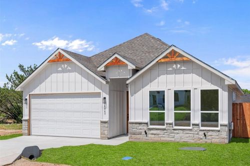 5847 Black Pine Cir, Granbury, TX, 76048-6586 | Card Image