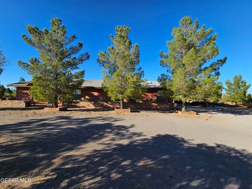 14001 Wagon Trail Dr, El Paso, TX, 79938-8572 | Card Image