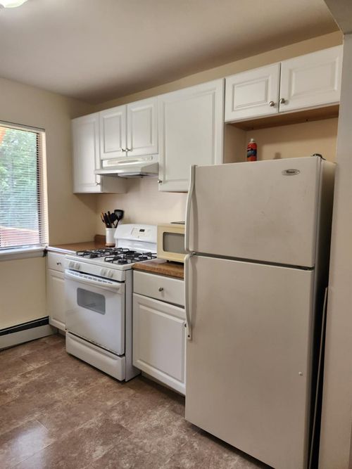 unit-64c-3 Hook Rd, Poughkeepsie, NY, 12601-7311 | Card Image