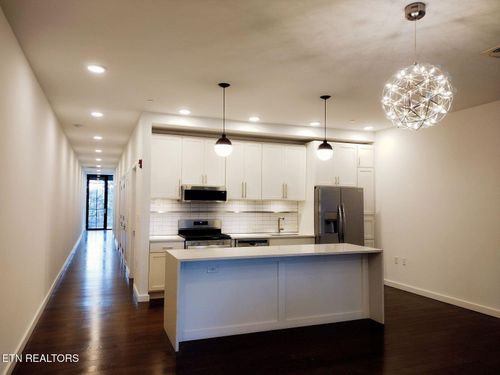 202-608 W Hill Ave, Knoxville, TN, 37902-2701 | Card Image